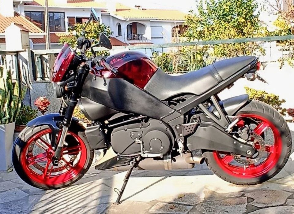 Naked Buell 1200 Harley Davidson