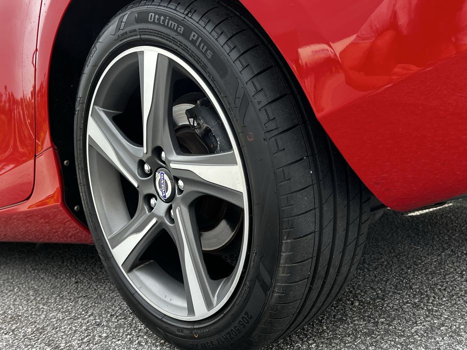 Volvo V40 D2 R-Design