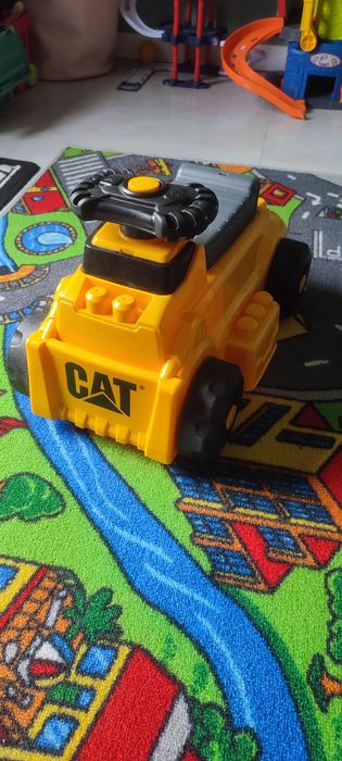 Mega Bloks cat pojazd jeździk auto