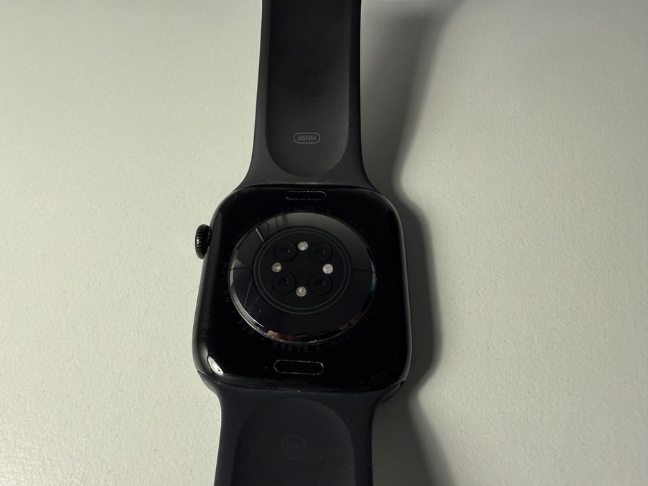 Apple Watch Series 10 (46mm, GPS) Jet Black Aluminum — pełen zestaw