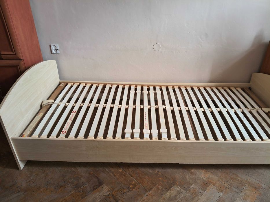 Łóżko 90x200 ze stelażem
