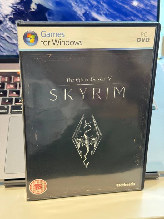 Диск Комплект The Elders Scrolls Skyrim Лицензия в отличном состоянии