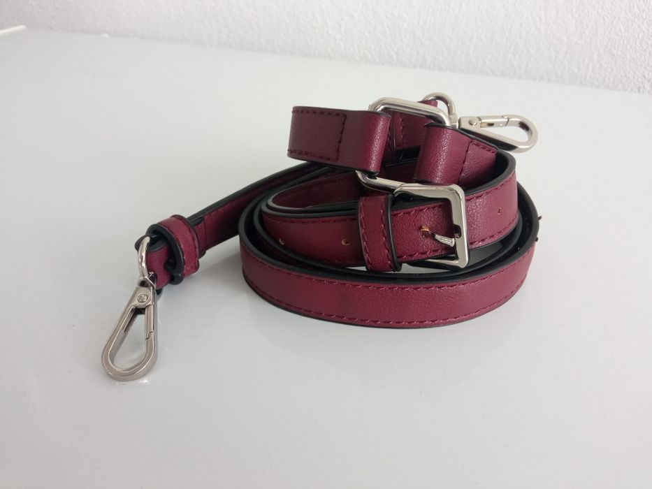 Alças, porta-cartões, porta-moedas e pendentes p/ renovar a sua mala!