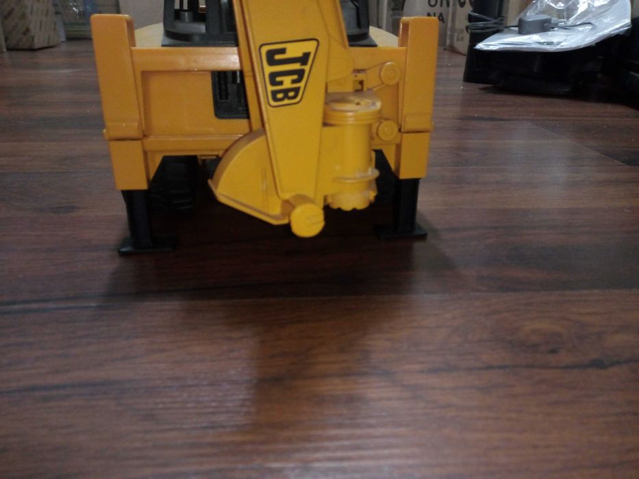 koparka jcb 4cx bruder