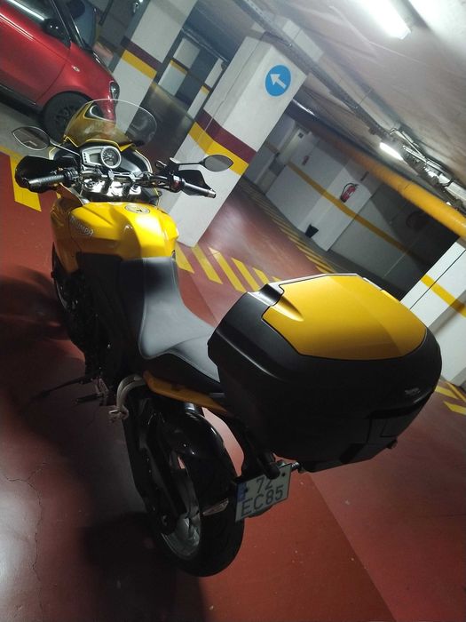Triumph Tiger 1050 - Troco por Scooter ou mota menor