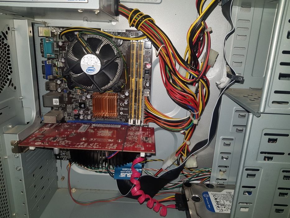 Intel Core2DuoE7400 2800 MHz/4гб озу/640гб hdd/geforce9600 512mb