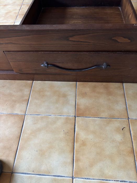 Vendo cama casal em castanho