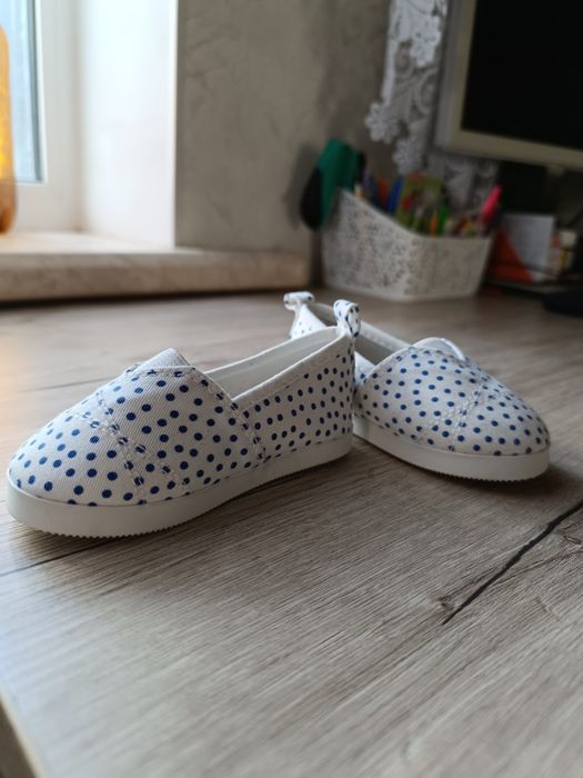 Взуття для дівчинки (туфлики,макасіни, домашні тапулі)