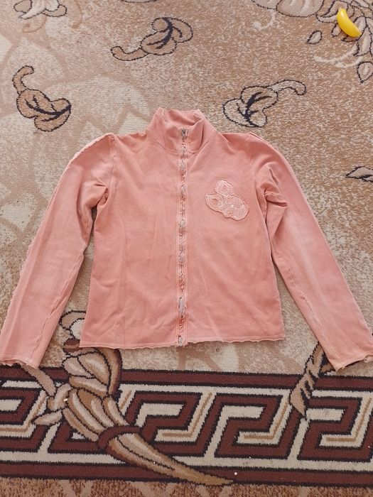 Bluza z naszywanymi kwiatami Vila M