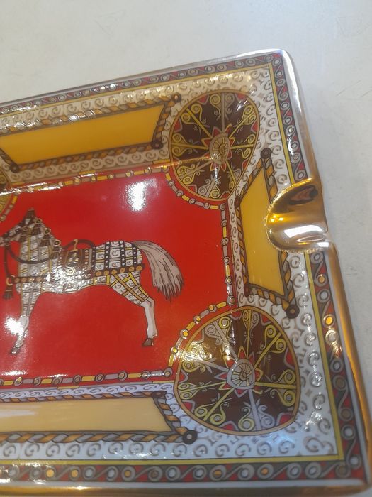 Элитная  пепельница.