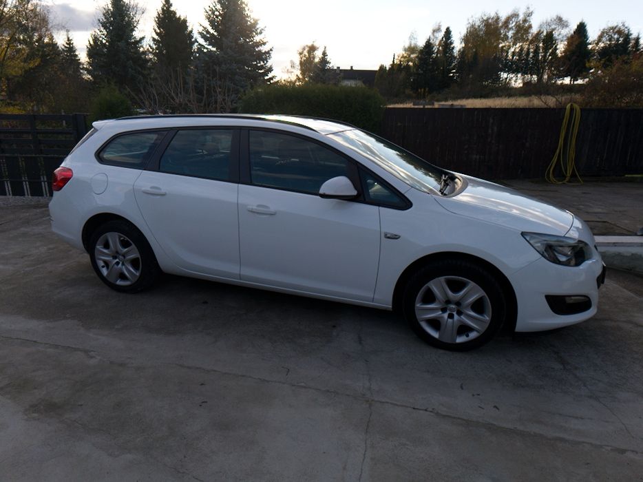 Opel Astra 1.4 benzyna 2014 r. ECO FLEX