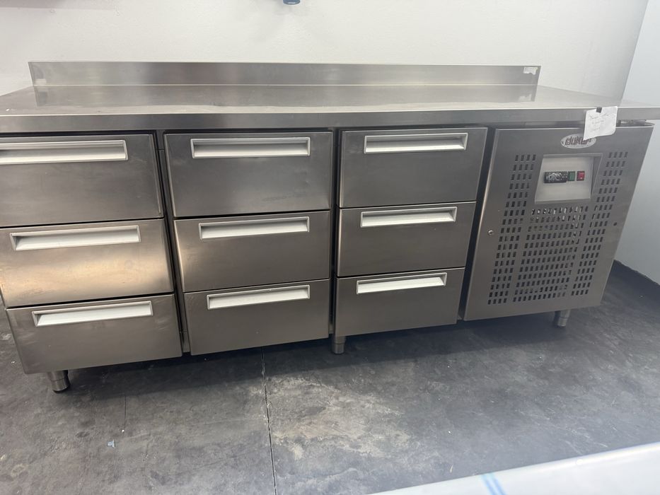 Balcão frigorifico , mesa de trabalho Nove gavetas frio ventilado