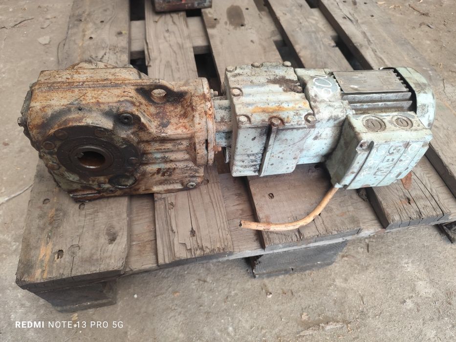 Motoreduktor 2,6 obr/min 0.18kW