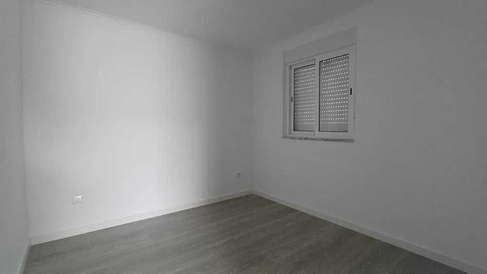 Moradia pré-fabricada T2 nova no Parque Verde