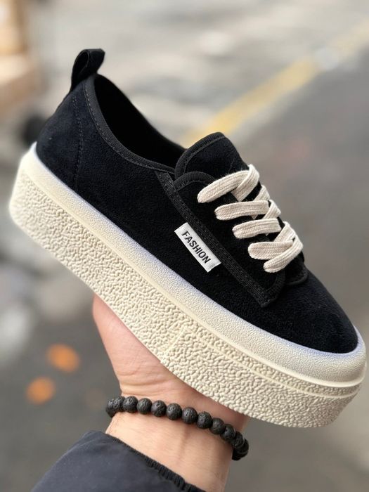 Кросівки кеди сучасні дуже класні жіночі 38 розмір