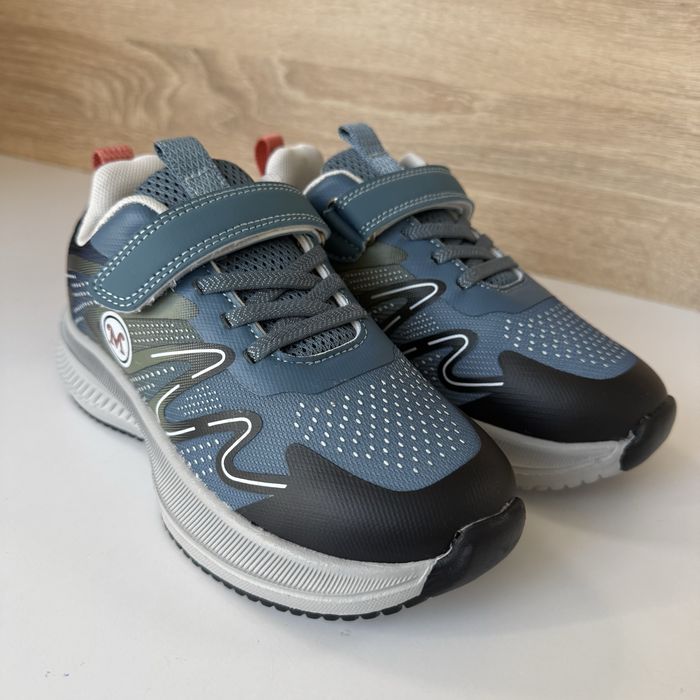 Кросівки для хлопчика р. 32, 34,35