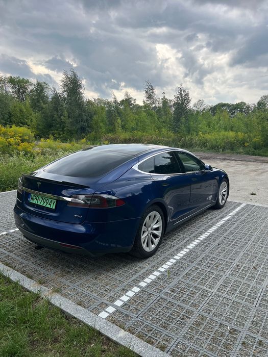 Tesla model S 70D