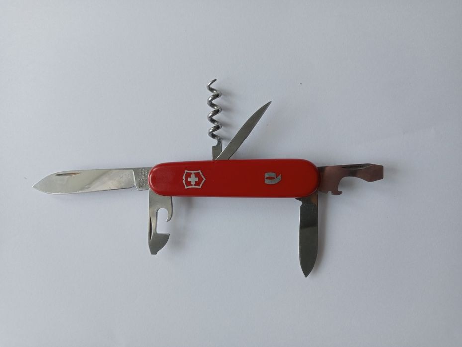 Нож перочинный Victorinox Швейцария .