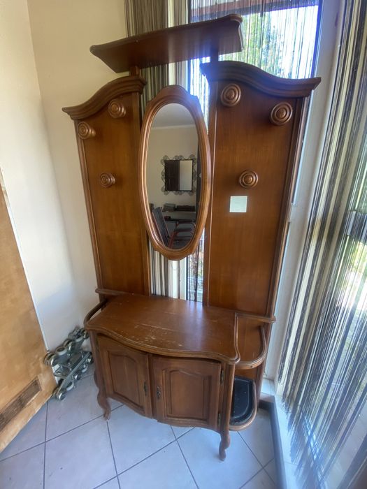 Szafka z lustrem/wieszak