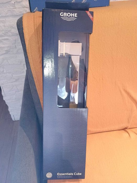 Uchwyt drążek wannowy Essentials Cube chrom GROHE