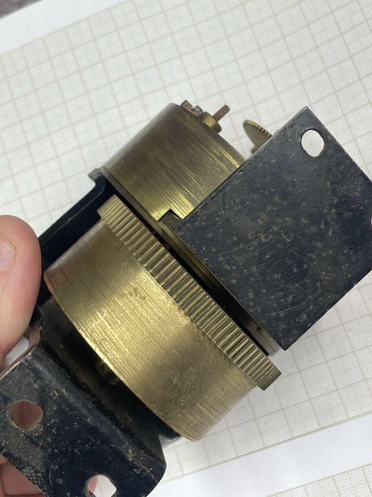 Stary  napęd rejestratora na wymienna tasme