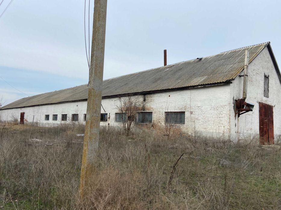 Продаж нежитлових приміщень (ферма) 10589,9м², 9,7592га, Черкаська обл