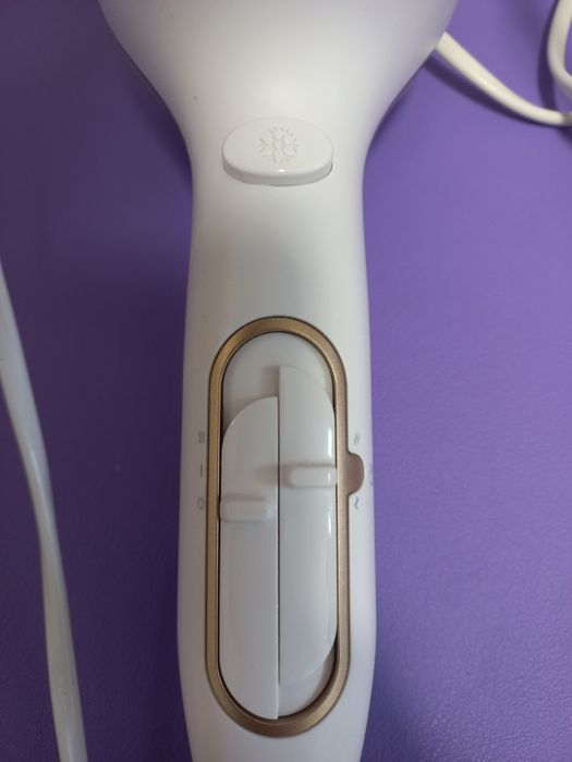 Фен Philips ThermoProtect 2200w