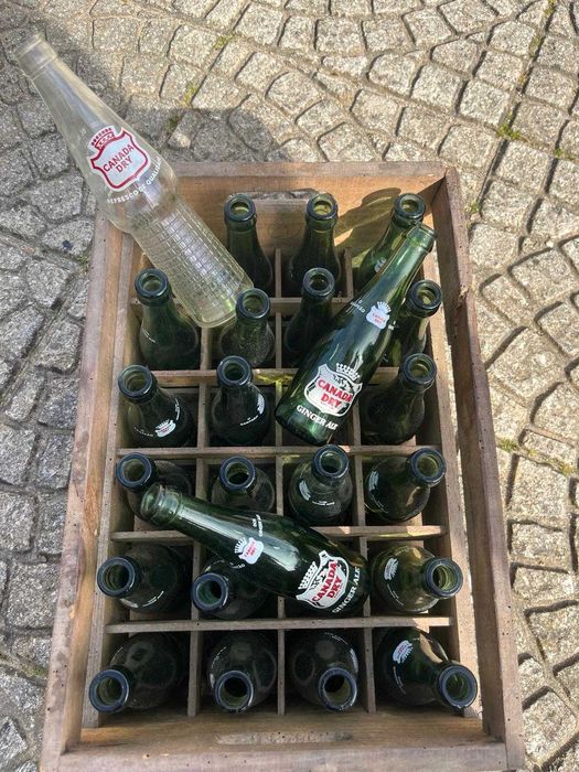Caixa madeira CANADA DRY anos 1950