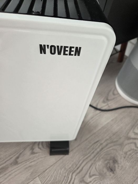noveen grzejnik konwektorowy CH9000 lcd