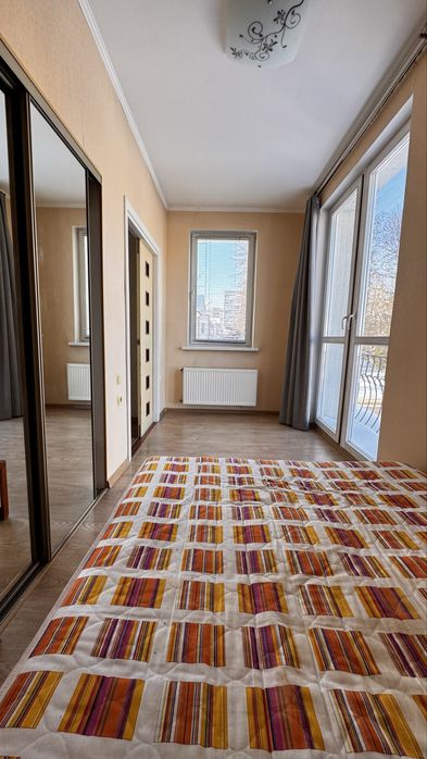 Здам 2 х кімнатну квартиру з АО по вул Бердичівській і кондиціонером