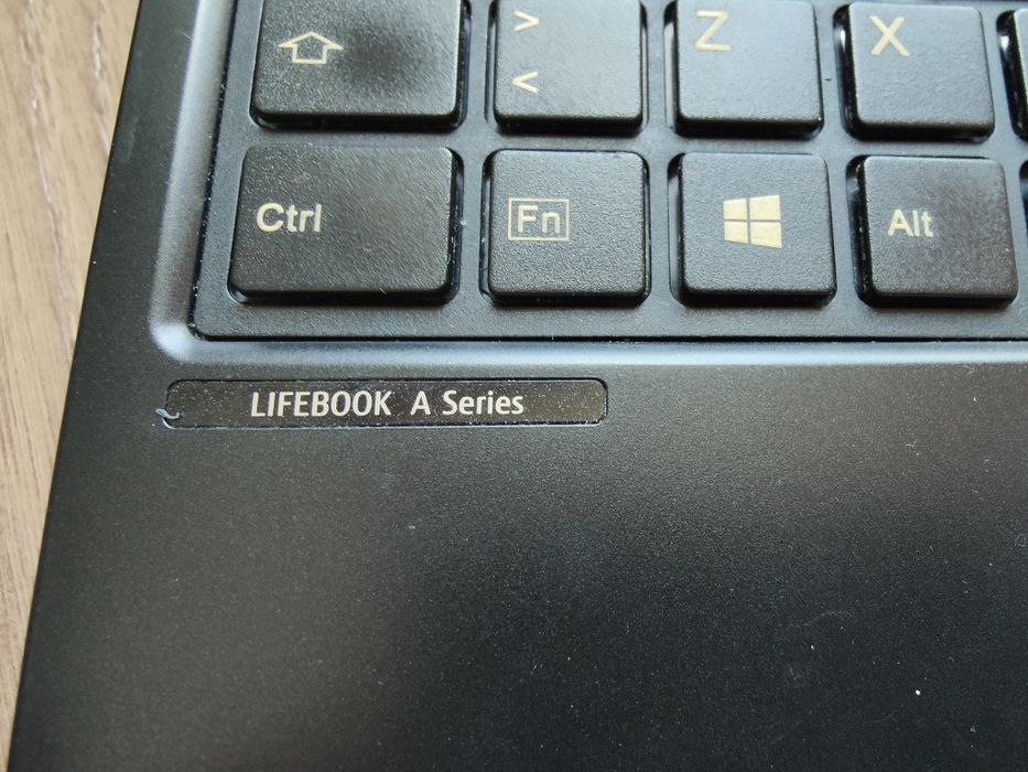 Portátil Fujitsu Lifebook A555
