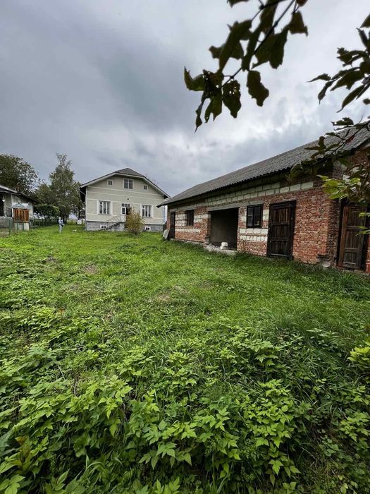Продається добротній будинок з великою земельною ділянкою