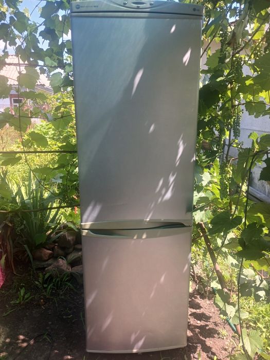 Продам двухкамерный холодильник LG NO FROST сухая заморозка. NO FROST.