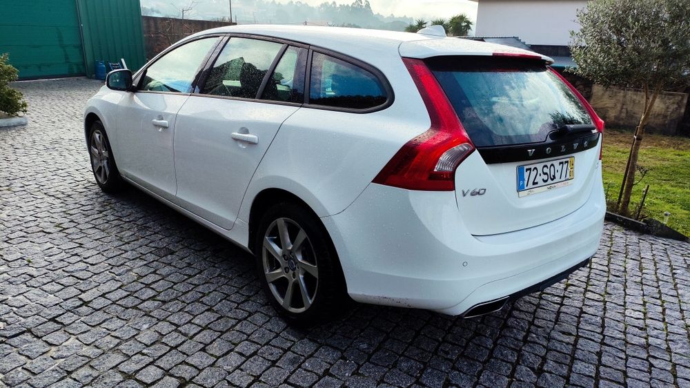 Volvo V60 D4 Momentum Eco
