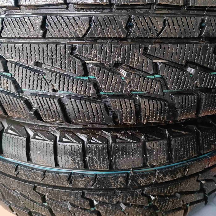 Продам резину зимню,стан нової