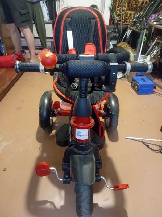 Продам детский велосипед с родительской ручкой