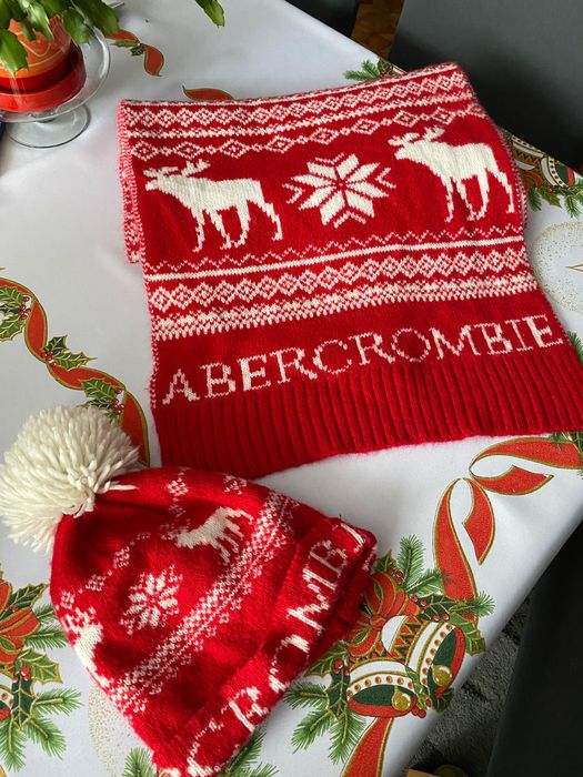 Używany zestaw zimowy/ świąteczny Abercrombie & Fitch  czapka i szalik