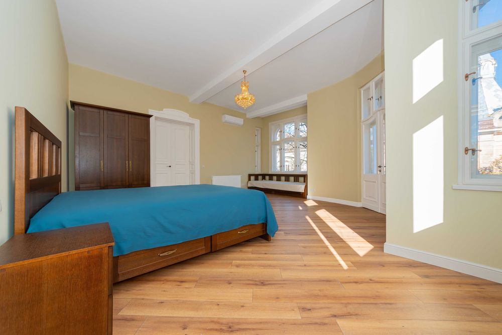 Ексклюзивна квартира в австрійському будинку по вул.Мазепи