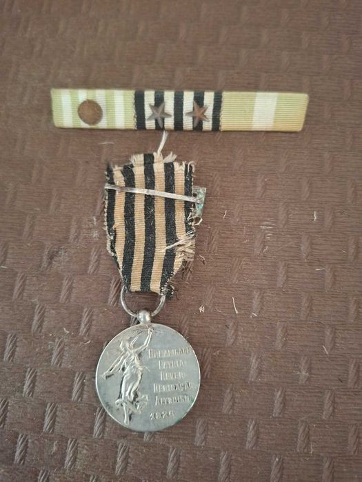 Medalha de Serviços Distintos (1926) – Prata com Contraste – Condecoração Portuguesa Antiga