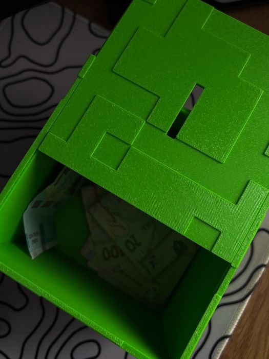 Скарбничка Minecraft Кріпер — для монет і купюр, 3D-друк