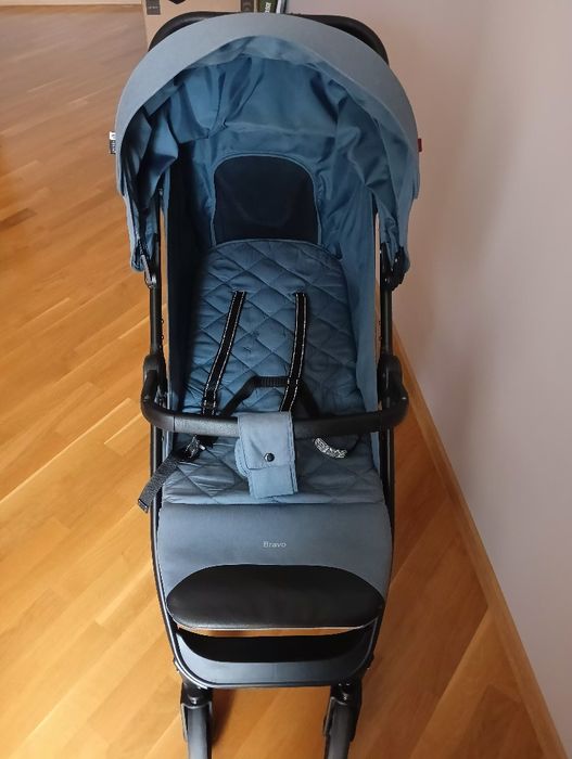 Прогулянкова коляска Carrello Bravo