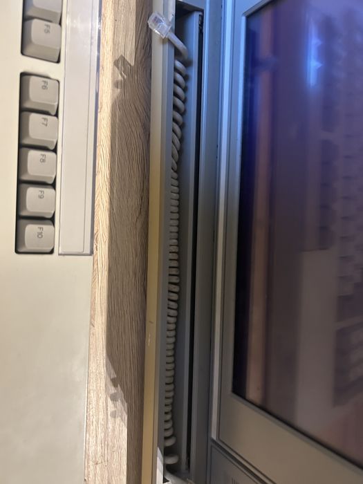 komputer kolekcjonerski Sharp PC 7100