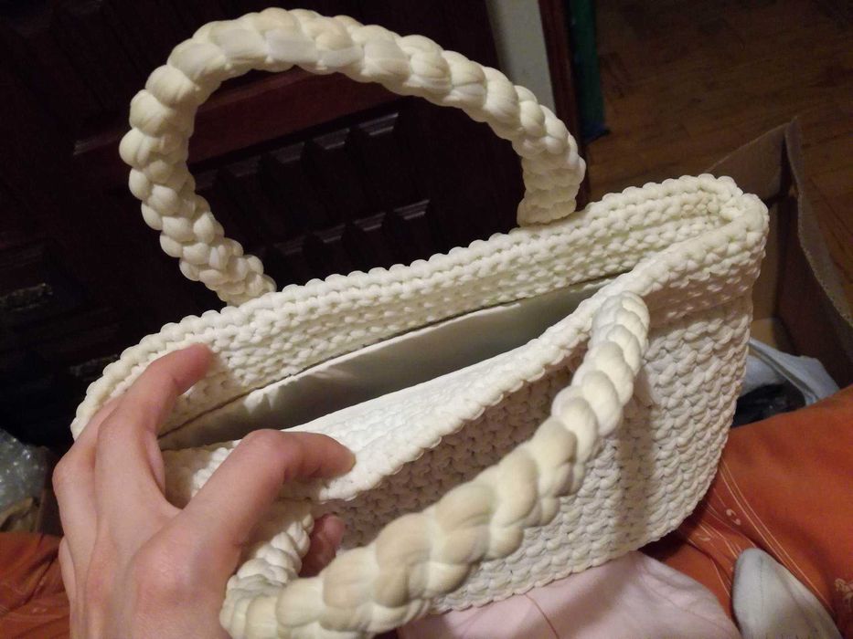 Carteira branca sem fecho