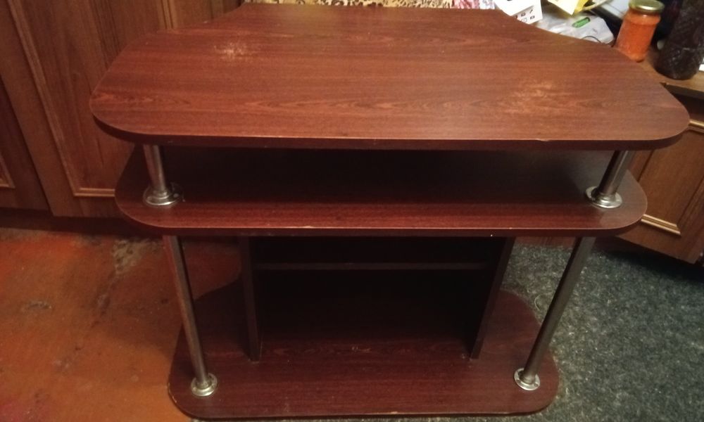 Тумбочка під телевізор