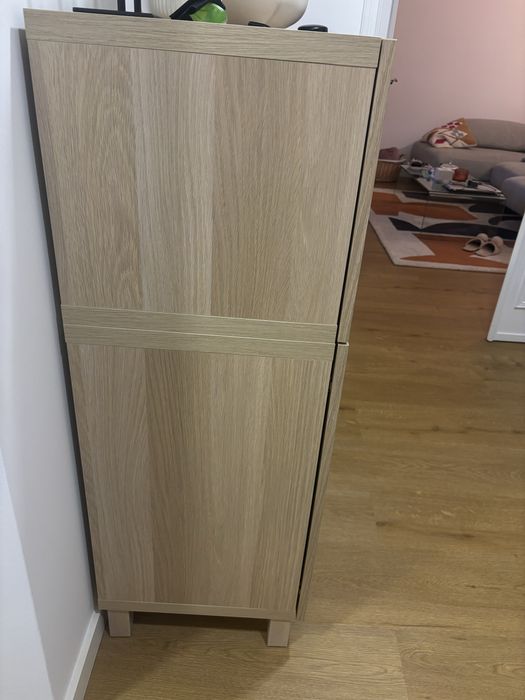 Aparador Besta IKEA cor bege carvalho castanha clara
