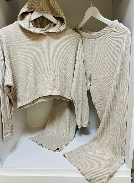 Продам одяг на дівчинку!