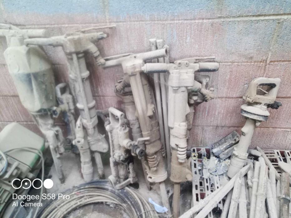 martelos e mangueiras pedreira