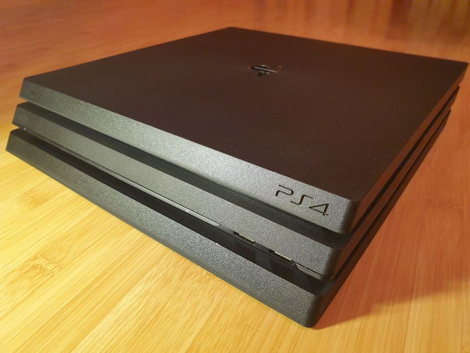 Консоль Sony PlayStation 4 PRO 1TB CUH 72 Black + 4 диска з іграми