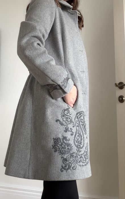 Вовняне пальто в етно стилі