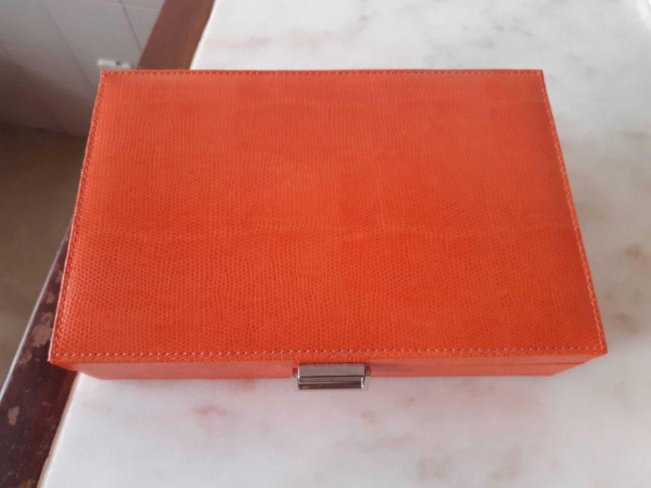 Guarda Jóias vintage, Bom estado